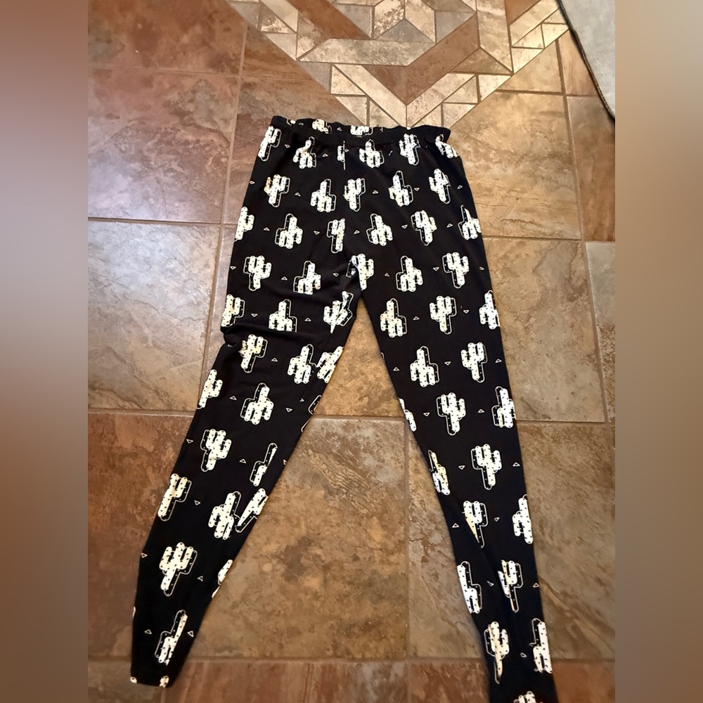 Women’s Cactus Print Black Leggings